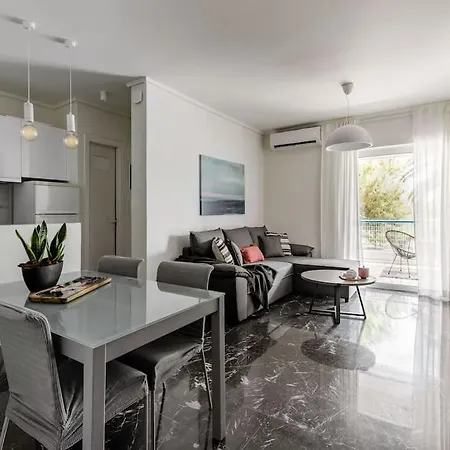 Apartment Beachfront In Voula W/balcony Athens
