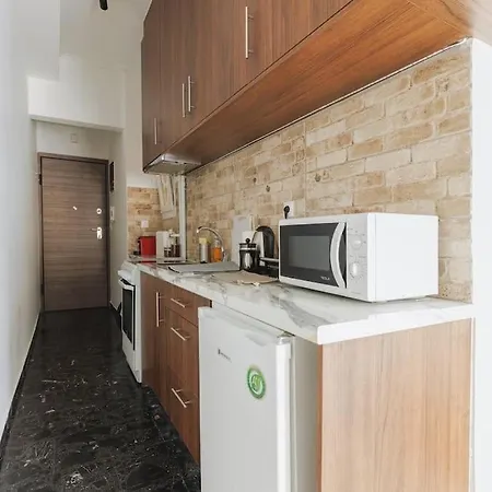 Tranquil Shelter Near Mavili Square Apartment *