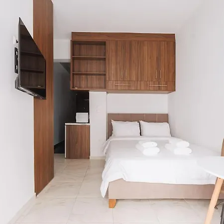 Apartment Tranquil Shelter Near Mavili Square