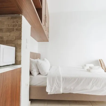 Tranquil Shelter Near Mavili Square Apartment