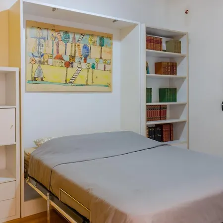 Academia By The Park Apartment Athens