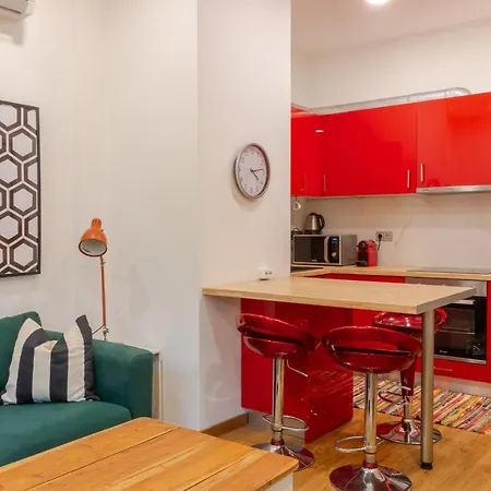 Apartment Academia By The Park