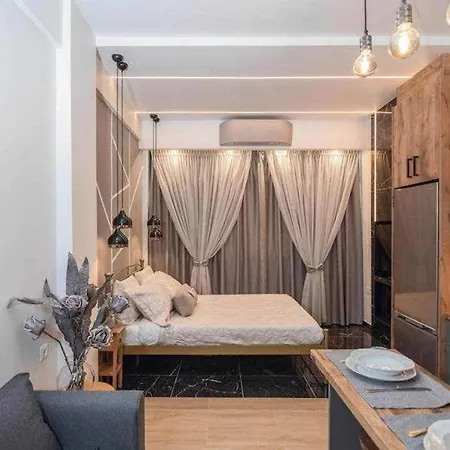 Next To Metro St Athens! Apartment
