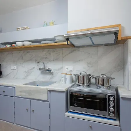 Apartment Petralona Semi-basement For 2 Persons
