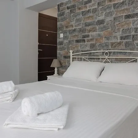 Petralona Semi-basement For 2 Persons