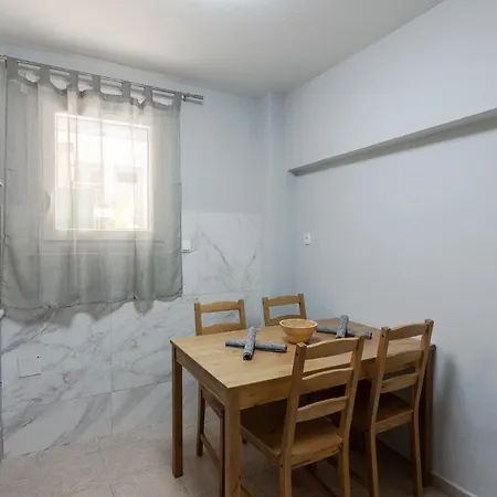 Petralona Semi-basement For 2 Persons *