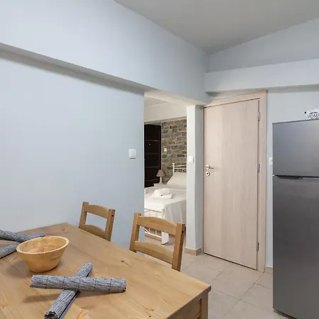 Petralona Semi-basement For 2 Persons Apartment Athens