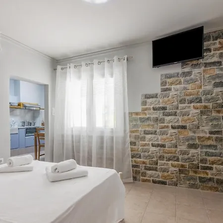 Petralona Semi-basement For 2 Persons Apartment *