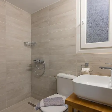 Petralona Semi-basement For 2 Persons Athens