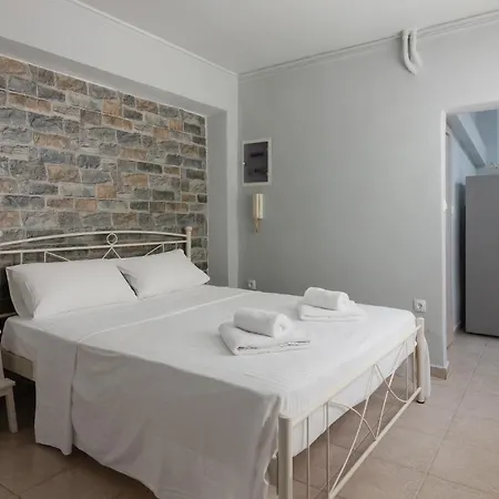 Petralona Semi-basement For 2 Persons Apartment Athens