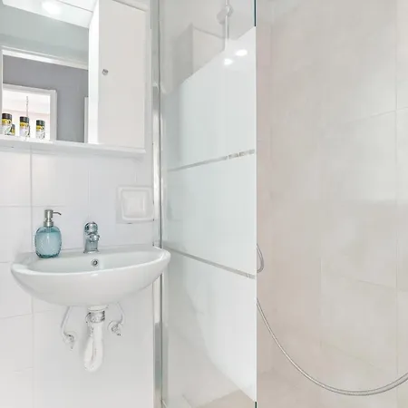 Thanasis Family Apartment