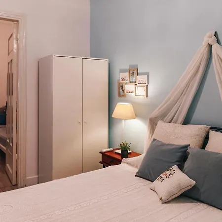 Apartamento Monastiraki-psiri, Old Town, 1-bdr Apt, Sleep 2-4p, Spacious Court Yard *