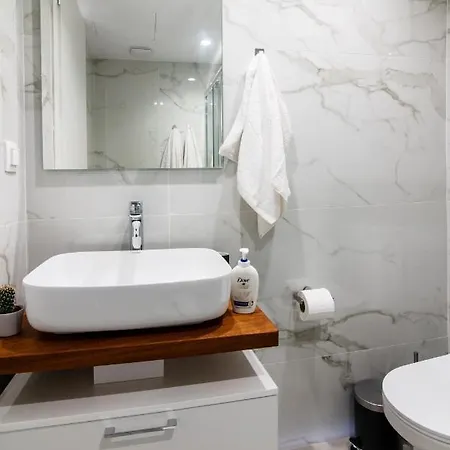 Cosy & Stylish 1-bedroom In The Centre Apartment *