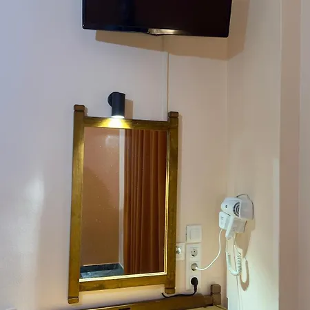 Hotel Cosmos 2*