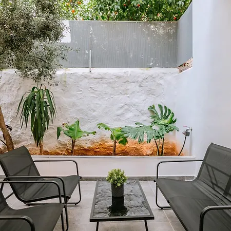 Place To Be * Αθήνα