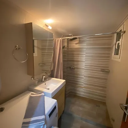 Thisio Center Apartment *