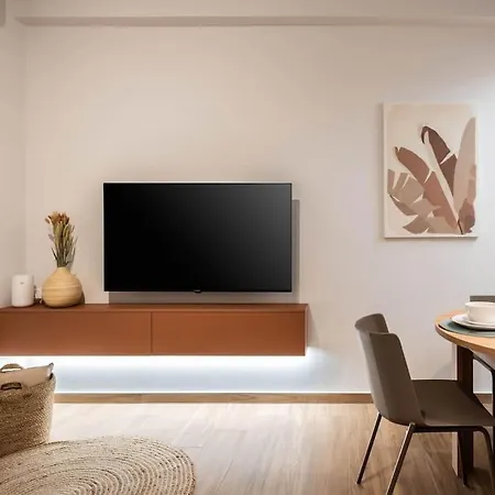 Apartment Delightful Sense 2bd In Kolonaki 7 Min To Metro Athens