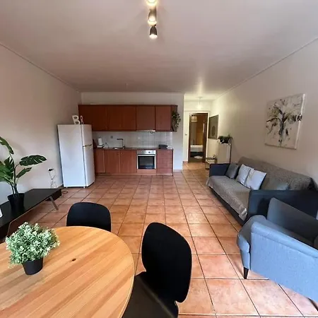 Apartment Modern Ground Flr 1 Bdr Flat With Veranda And Parking *