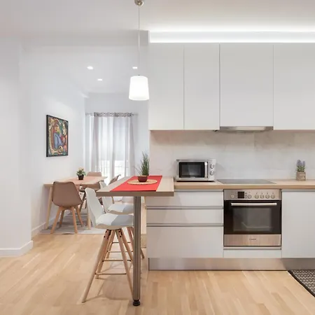 Athenian Hillside Apartment *