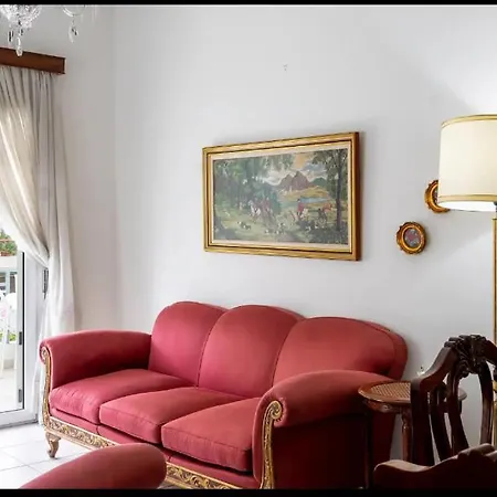 Classic Luxury Apartment, 3 Km Form Acropoli, 5km From The * Athens