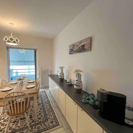 Lovely 2-bedroom Unit Афины