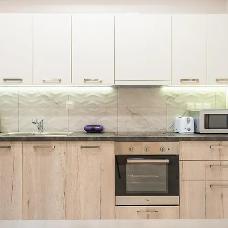 A Place 4u No20 Apartment *