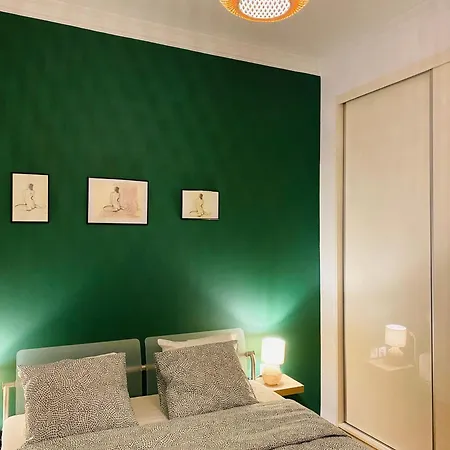 Apartment Antinoros Inn, Stylish Apartment,3' To Metro *