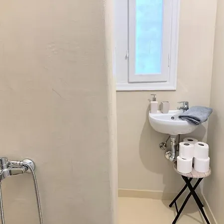 Amazing 3bdr With Unique Roof Garden In Plaka * Athens