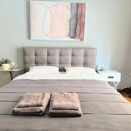 Apartment Amazing 3bdr With Unique Roof Garden In Plaka *