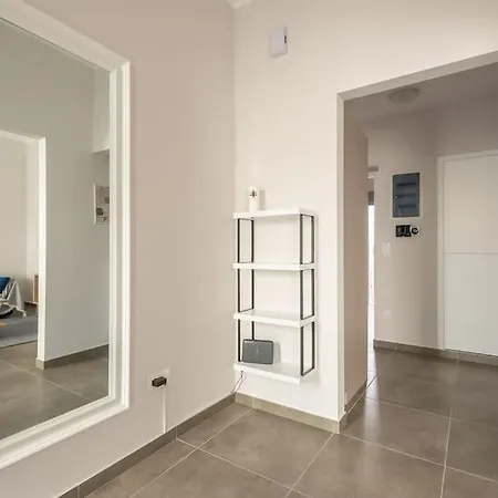 Apartment Family In Close To Peristeri *