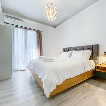 Syntagma Square, 60sqm Platinum *