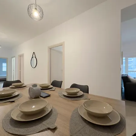 Glenvar Heights A2 Spacious In Paleo Faliro *