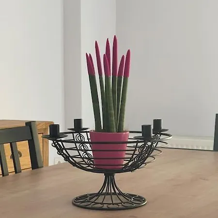 Glyfada 3 Bed: Modern & Cozy Athens