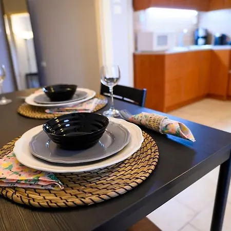 'afrodite' Cozy In Egaleo Apartment *