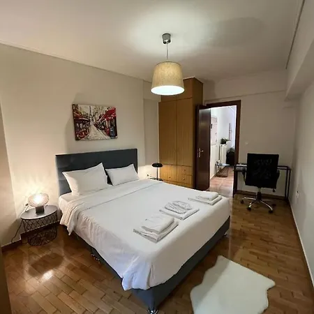 Apartment Modern Ground Flr 1 Bdr Flat With Veranda And Parking *