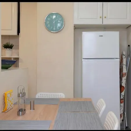 Classic Luxury Apartment, 3 Km Form Acropoli, 5km From The Athens