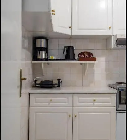 Classic Luxury Apartment, 3 Km Form Acropoli, 5km From The Apartment