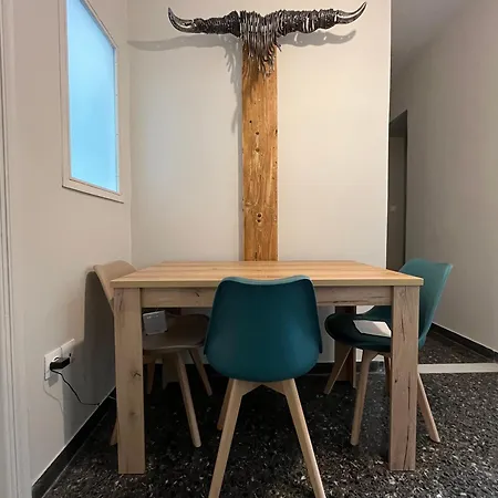 Apartment Artist's 1 Bd In Keramikos Athens