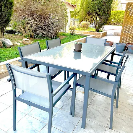 Garden-view Apartment, Marousi Apartment