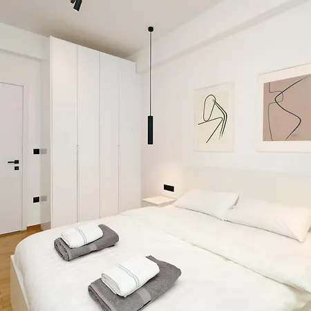 Cosmopolitan Kolonaki - Greecing Apartment *