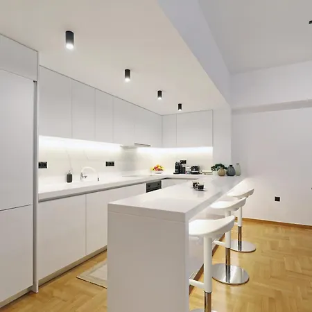 Cosmopolitan Kolonaki - Greecing Apartment *