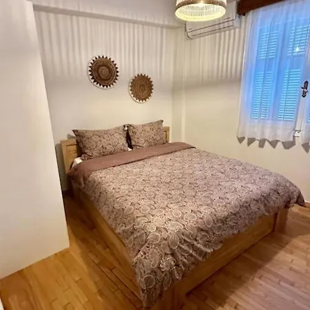 Apartment House In Plaka