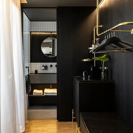 The Modernist 4*