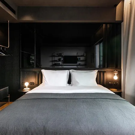 The Modernist 4*