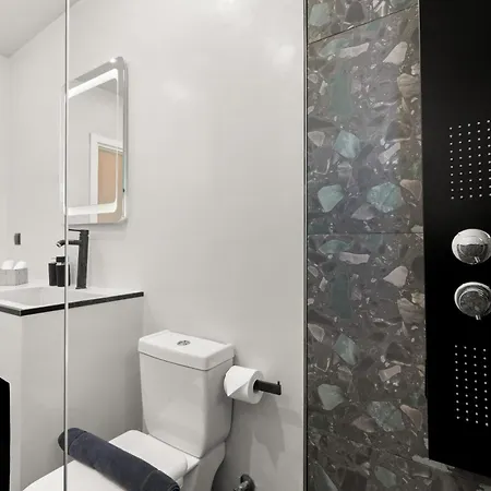 Luxury In Glyfada Apartment