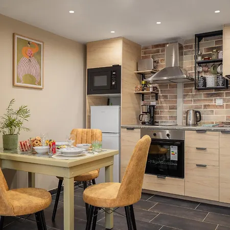 In The Center Of 'a Modern Loft' Διαμέρισμα