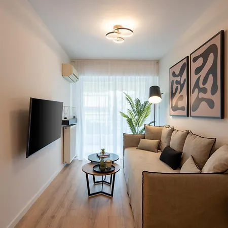 Chic And Lavish In Appartement *