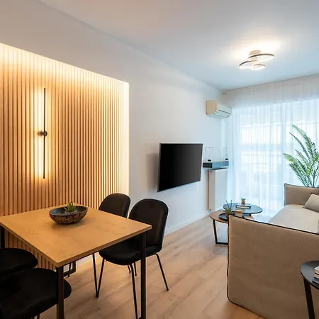 Chic And Lavish In Appartement *