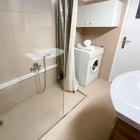 Apartment Modern 2 Bedroom Near Acropolis In The Heart Of The - Explore Center By Foot