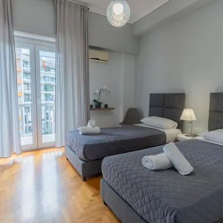 Apartment Oasis - Timeless Comfort At The Acropolis *